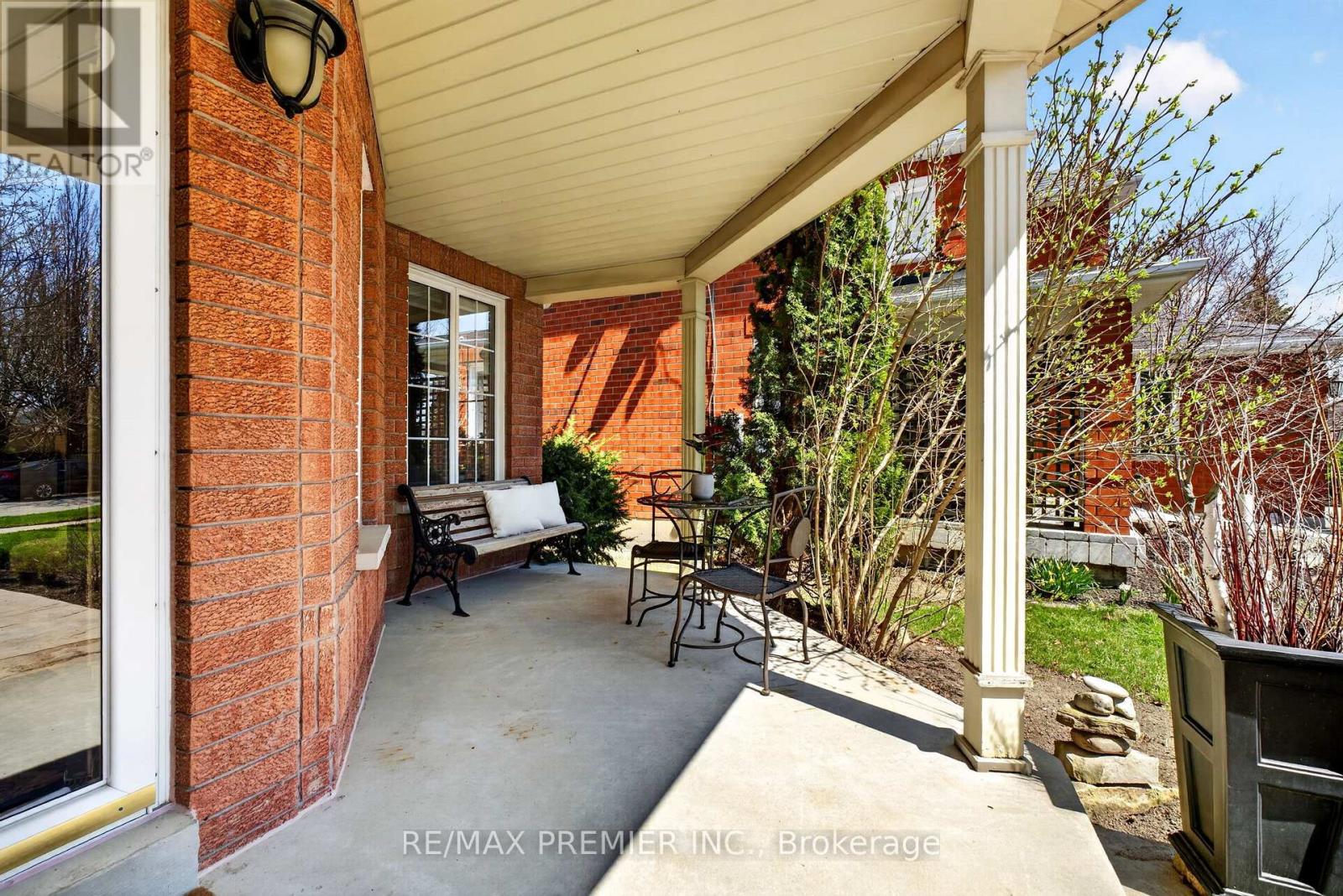38 HELMSDALE AVENUE, Vaughan (Maple), Ontario, L6A2G5 — Photo 4