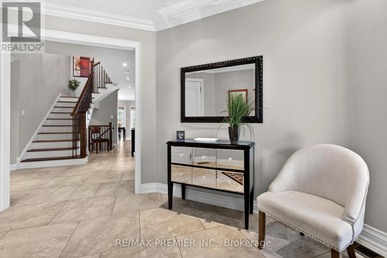 38 HELMSDALE AVENUE, Vaughan (Maple), Ontario, L6A2G5 — Photo 5