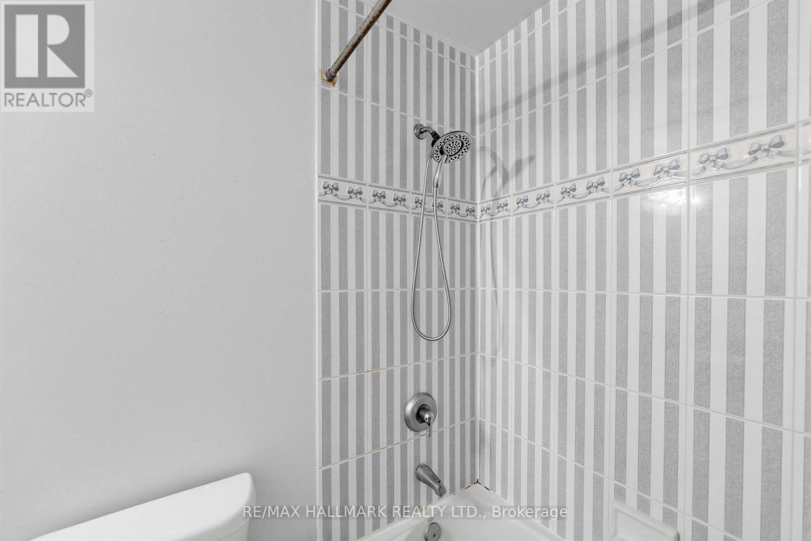 76 WESTBURY COURT, Richmond Hill (Westbrook), Ontario, L4S2L2 — Photo 36