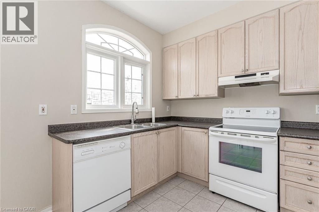 2367 SUTTON Drive, Burlington, Ontario, L7L6Y6 — Photo 14