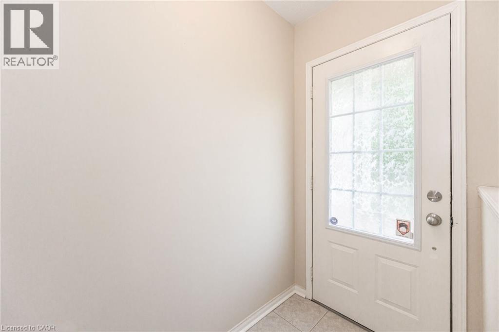 2367 SUTTON Drive, Burlington, Ontario, L7L6Y6 — Photo 9