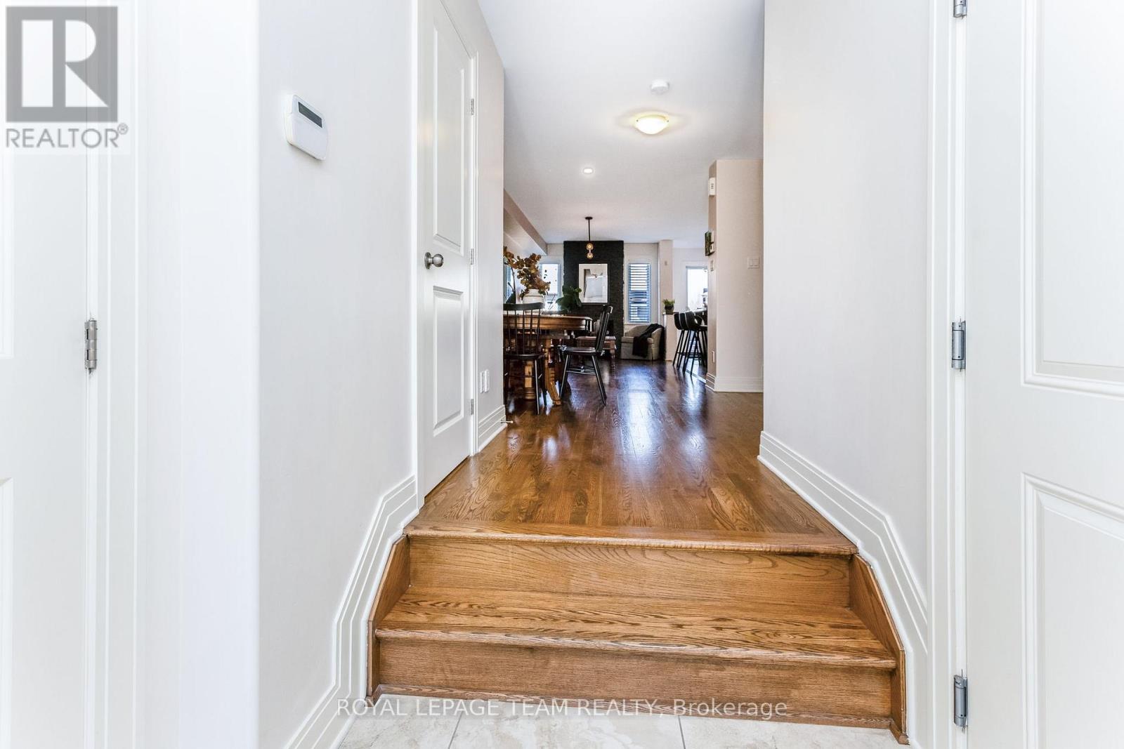 121 WOODHURST CRESCENT, Ottawa, Ontario, K2S0T4 — Photo 3