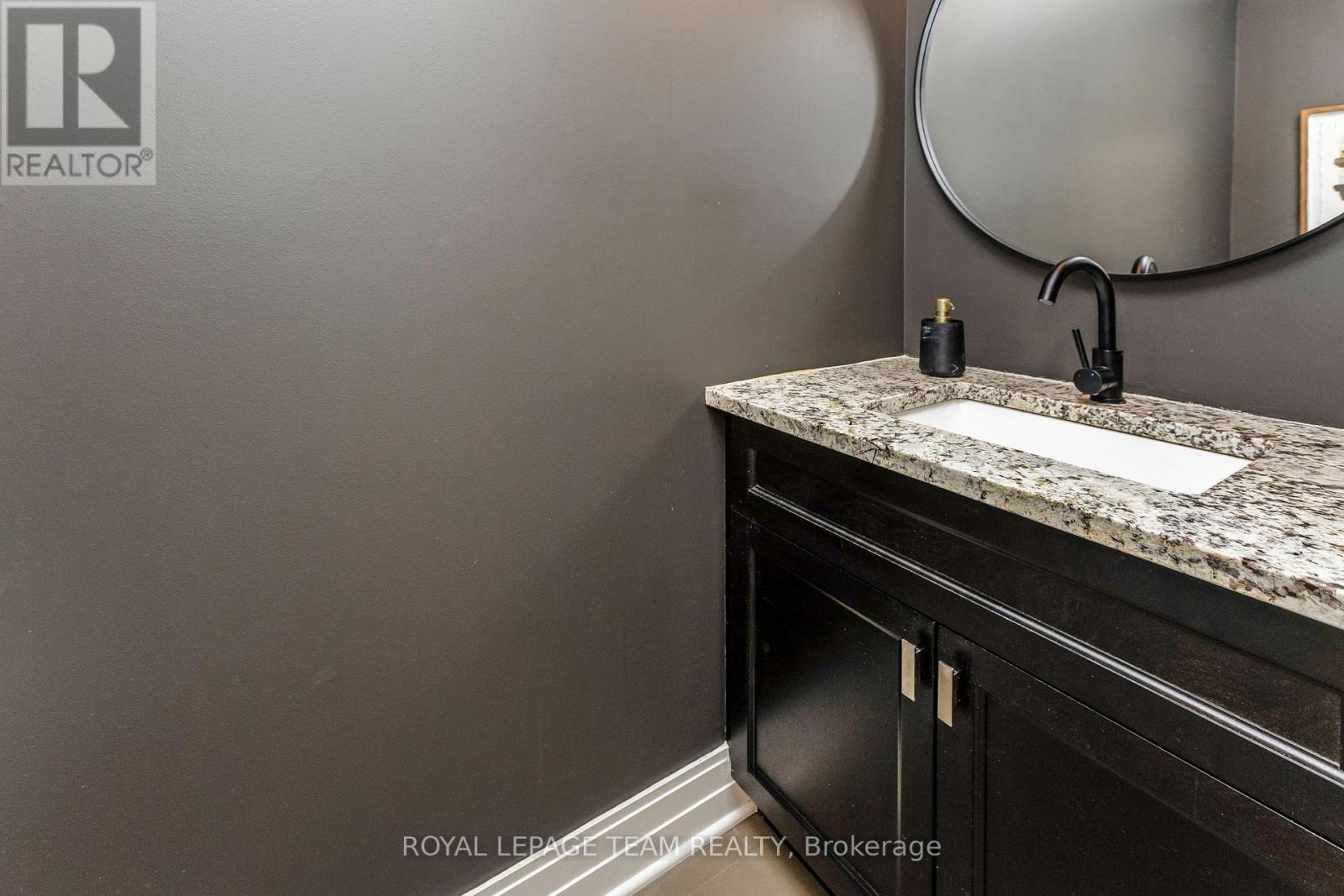 121 WOODHURST CRESCENT, Ottawa, Ontario, K2S0T4 — Photo 4