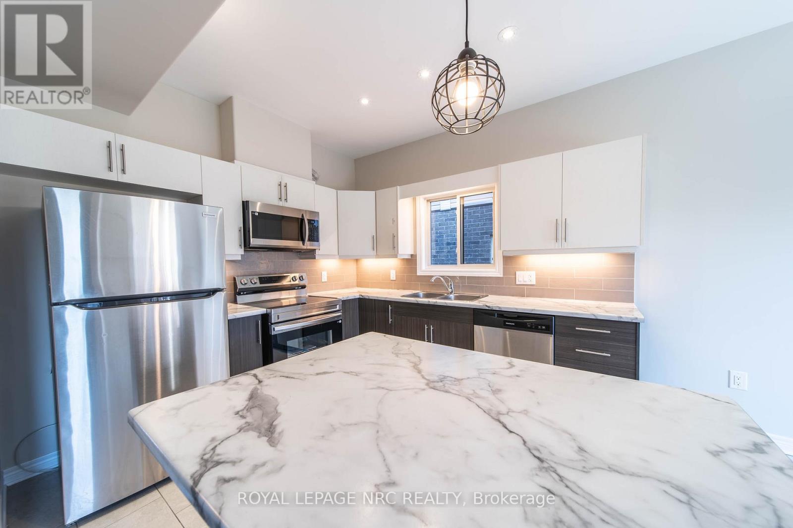 1 SPARKLE DRIVE, Thorold (Rolling Meadows), Ontario, L0S1A0 — Photo 16