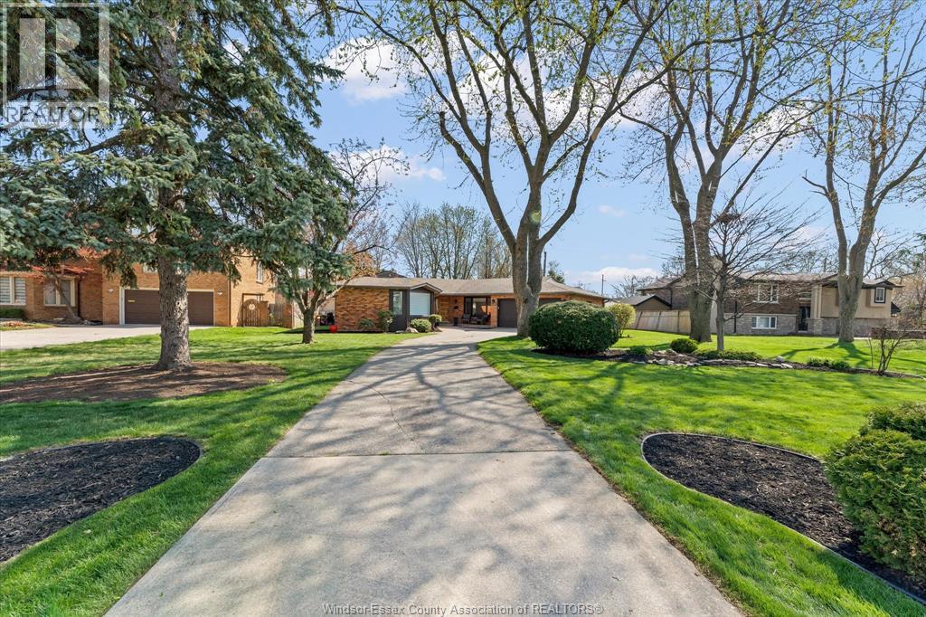 3480 Ouellette, Windsor, Ontario, N9E3L9 — Photo 3
