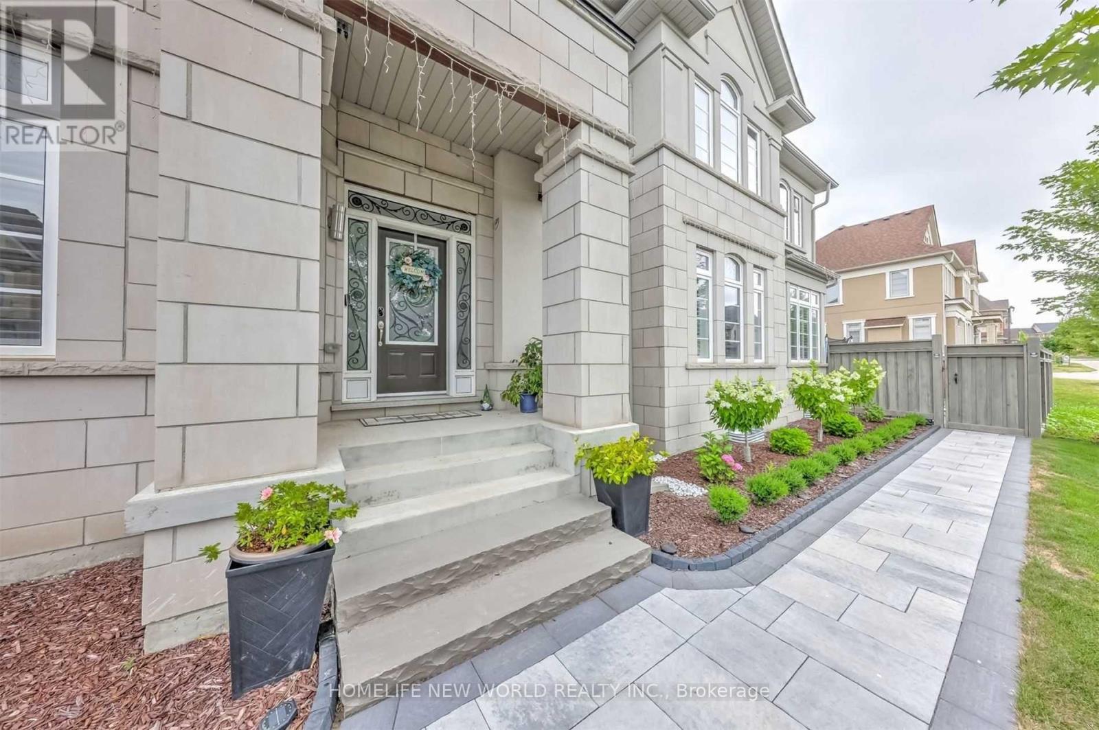 48 ROY HARPER AVENUE, Aurora, Ontario, L4G0V4 — Photo 2