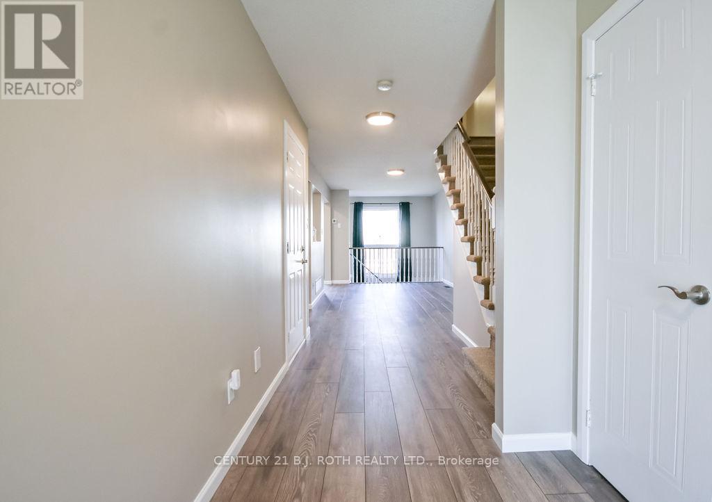 92 CUNNINGHAM DRIVE, Barrie (Ardagh), Ontario, L4N8L5 — Photo 4