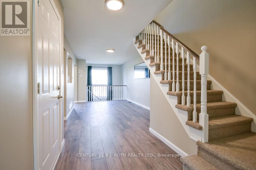 92 CUNNINGHAM DRIVE, Barrie (Ardagh), Ontario, L4N8L5 — Photo 6