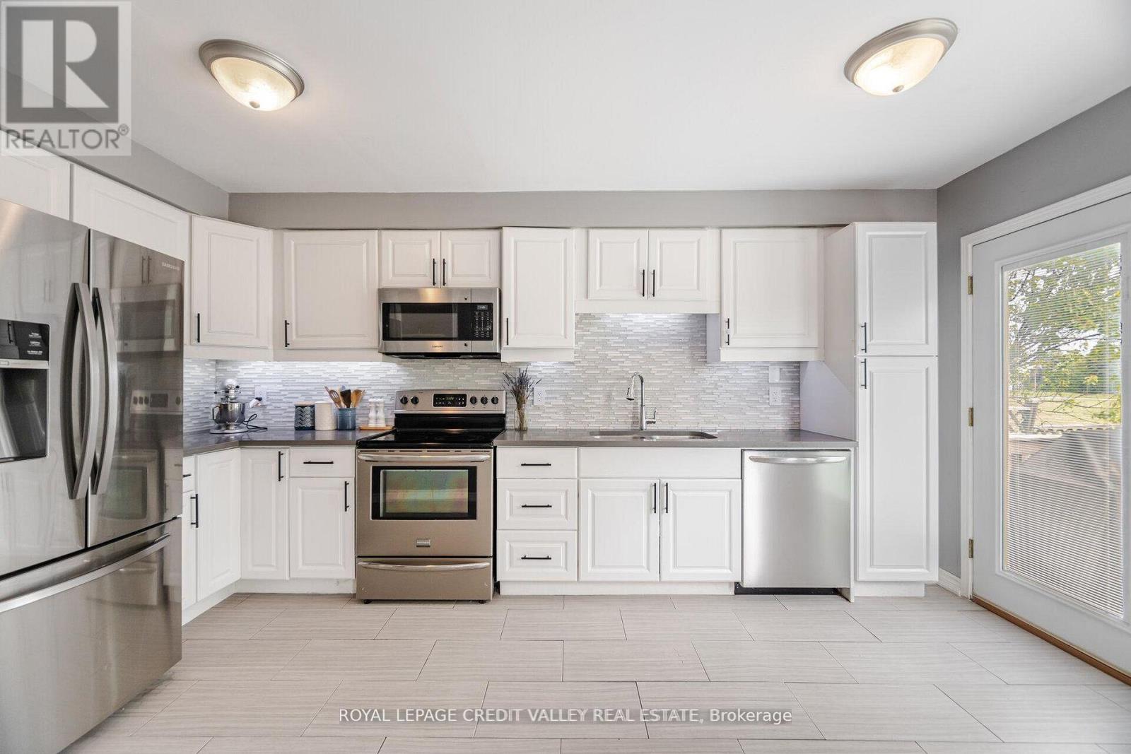 56 VALONIA DRIVE, Brampton (Brampton North), Ontario, L6V4K1 — Photo 12