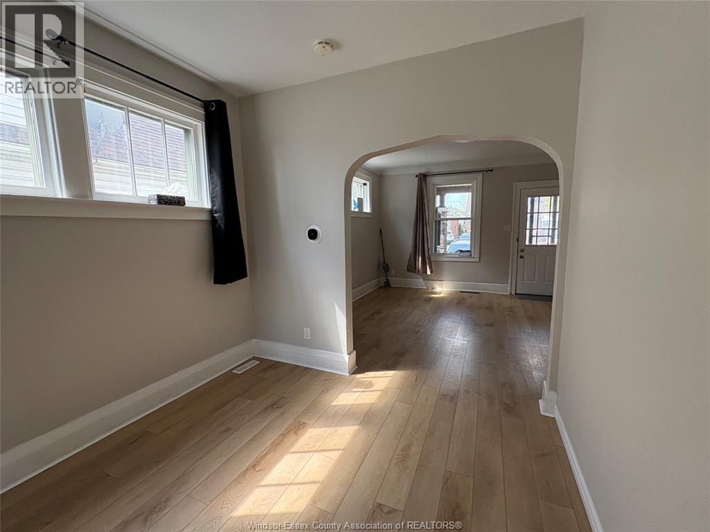 944 MCKAY Unit# MAIN, Windsor, Ontario, N9B2A5 — Photo 10