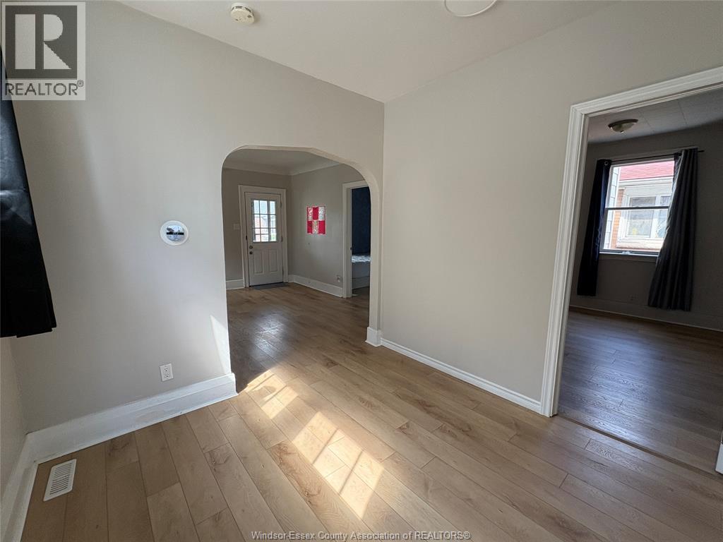 944 MCKAY Unit# MAIN, Windsor, Ontario, N9B2A5 — Photo 11
