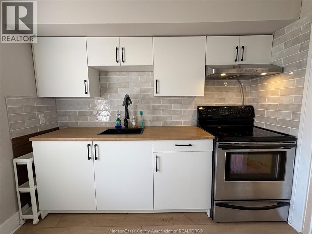 944 MCKAY Unit# MAIN, Windsor, Ontario, N9B2A5 — Photo 4