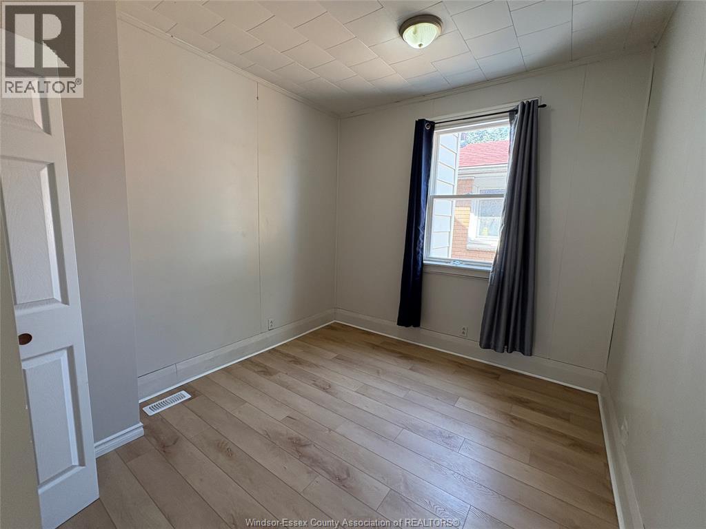 944 MCKAY Unit# MAIN, Windsor, Ontario, N9B2A5 — Photo 8