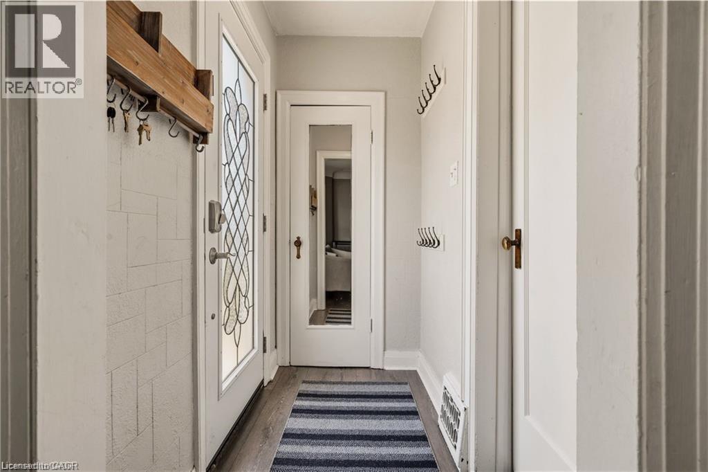 148 HUXLEY Avenue S, Hamilton, Ontario, L8K2R1 — Photo 3