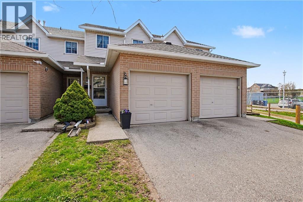 10 HOLBORN Court Unit# 49, Kitchener, Ontario, N2A3Y9 — Photo 2