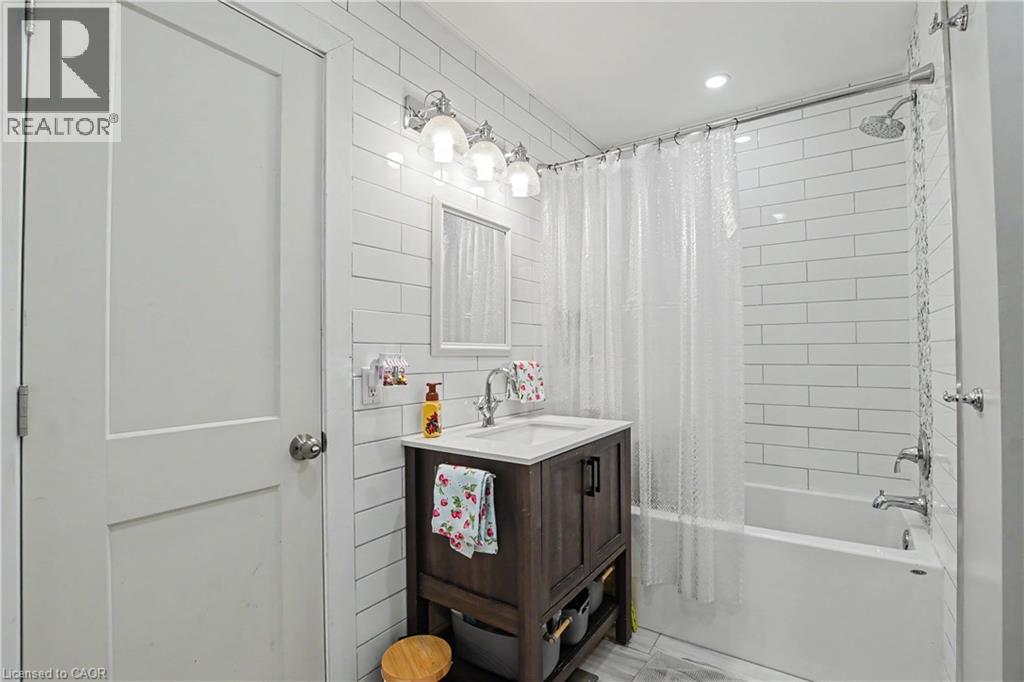 10 HOLBORN Court Unit# 49, Kitchener, Ontario, N2A3Y9 — Photo 21