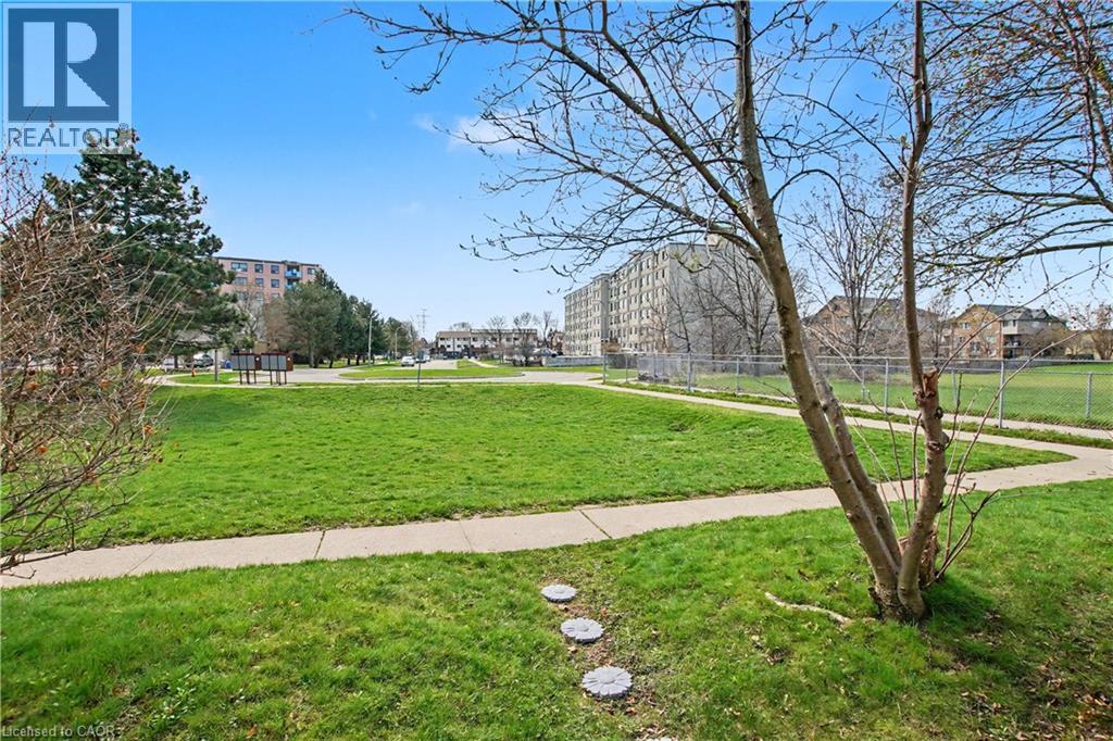 10 HOLBORN Court Unit# 49, Kitchener, Ontario, N2A3Y9 — Photo 33