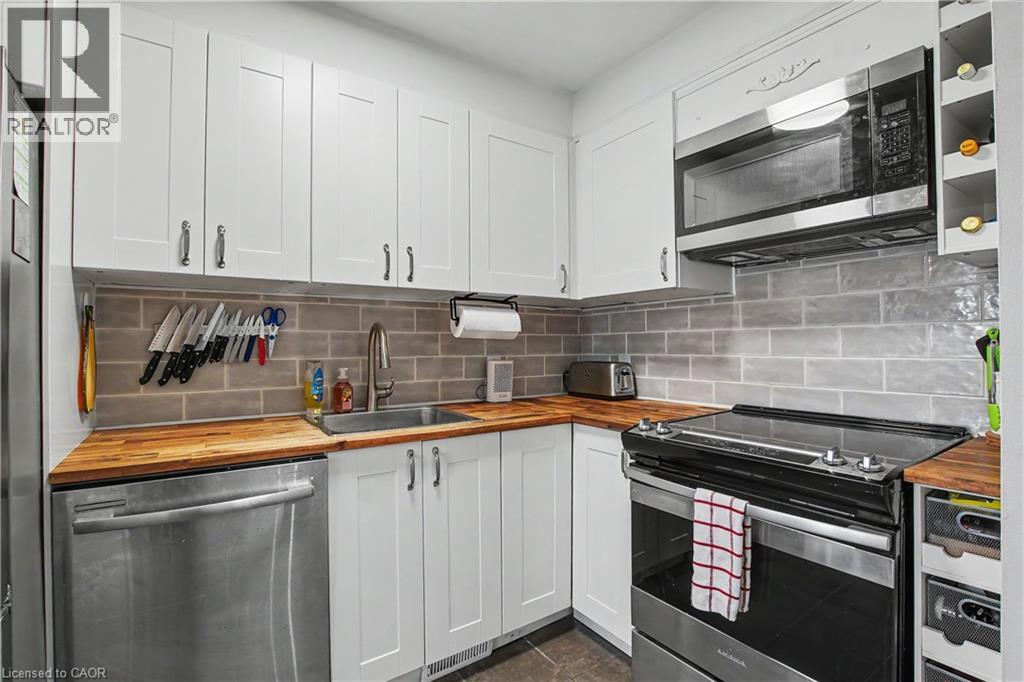 10 HOLBORN Court Unit# 49, Kitchener, Ontario, N2A3Y9 — Photo 7