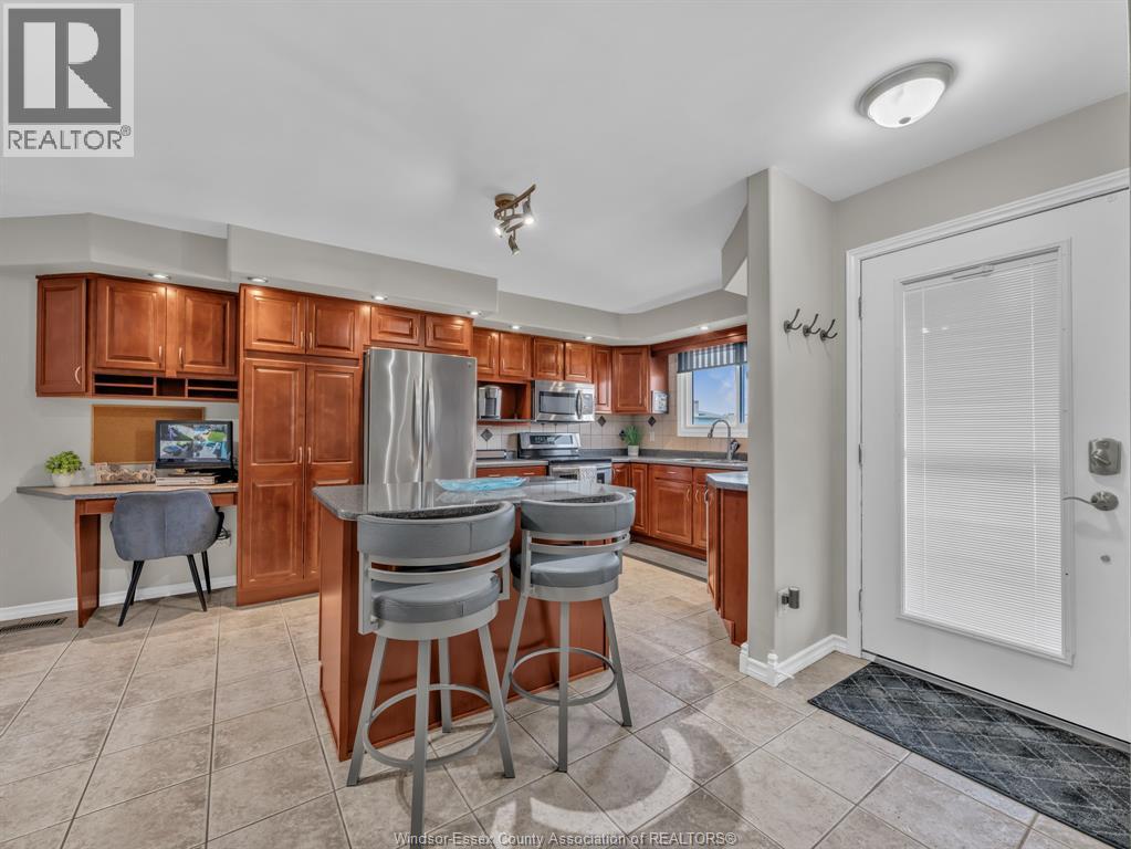 357 GAUTHIER, Tecumseh, Ontario, N8N2W3 — Photo 3