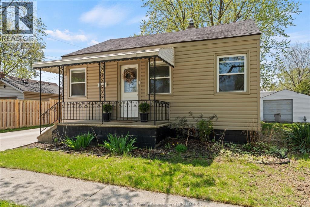 2383 ELSMERE, Windsor, Ontario, N8W2C9 — Photo 2