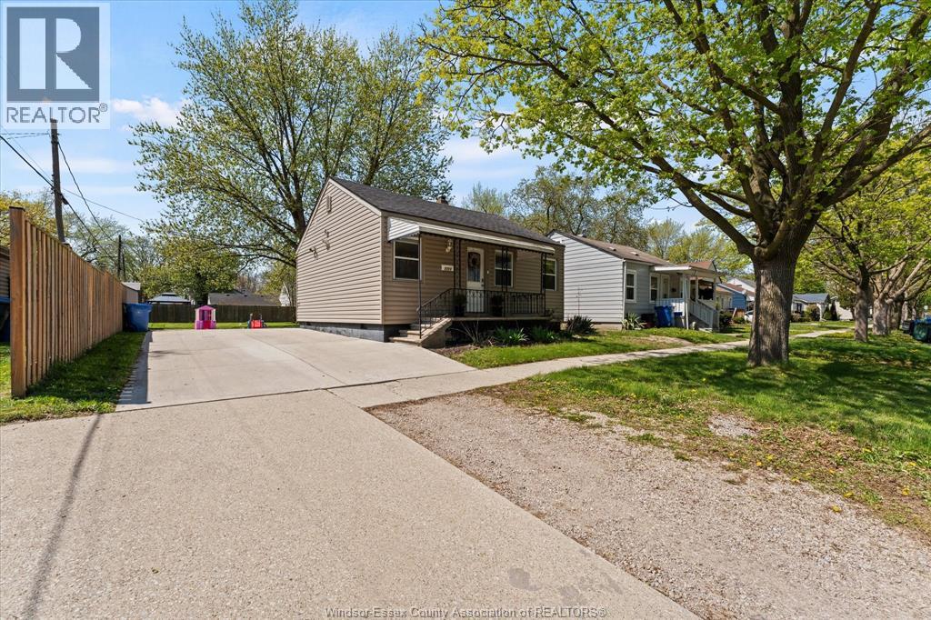 2383 ELSMERE, Windsor, Ontario, N8W2C9 — Photo 4