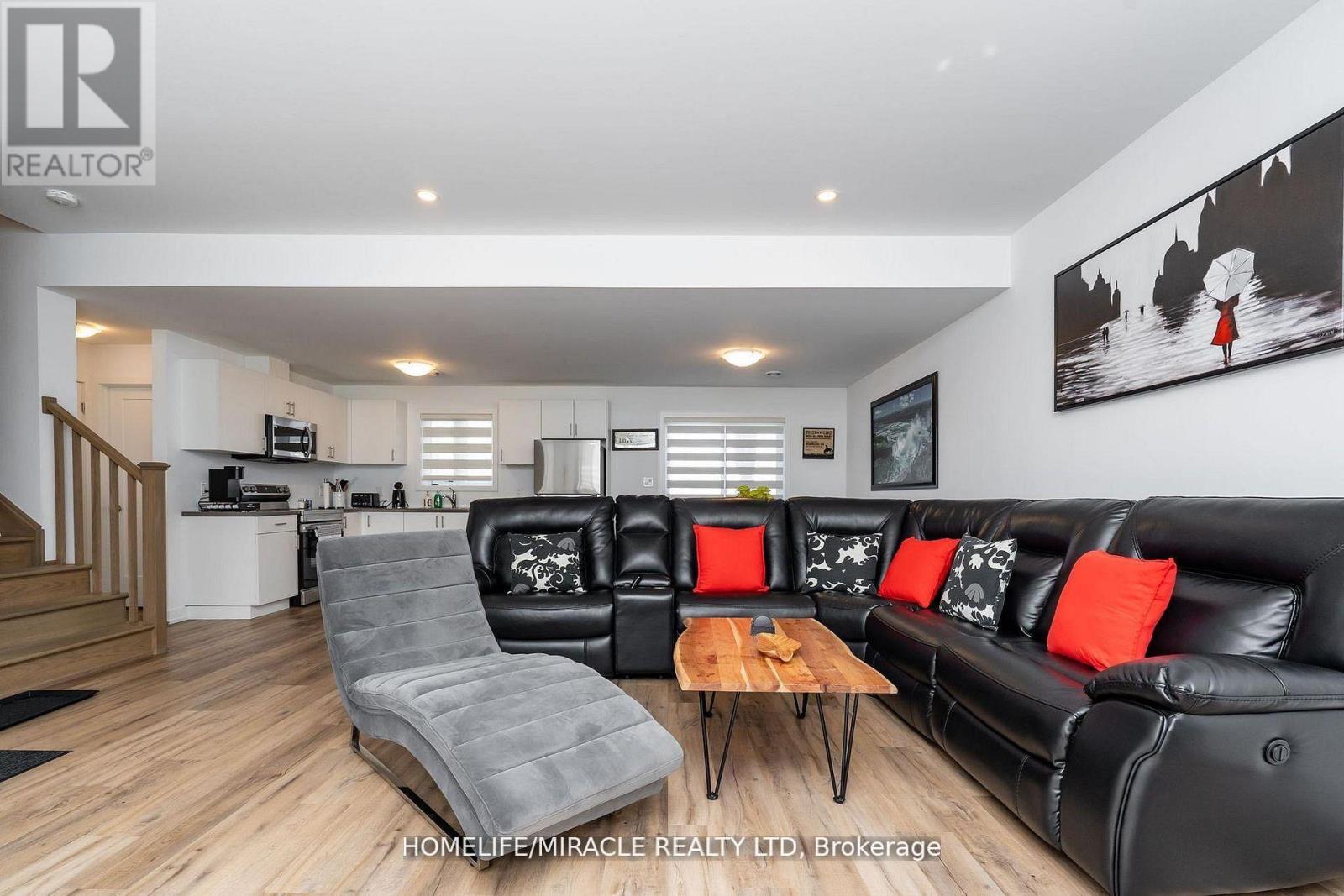 825 - 4263 FOURTH AVENUE, Niagara Falls (Downtown), Ontario, L2E0C2 — Photo 5