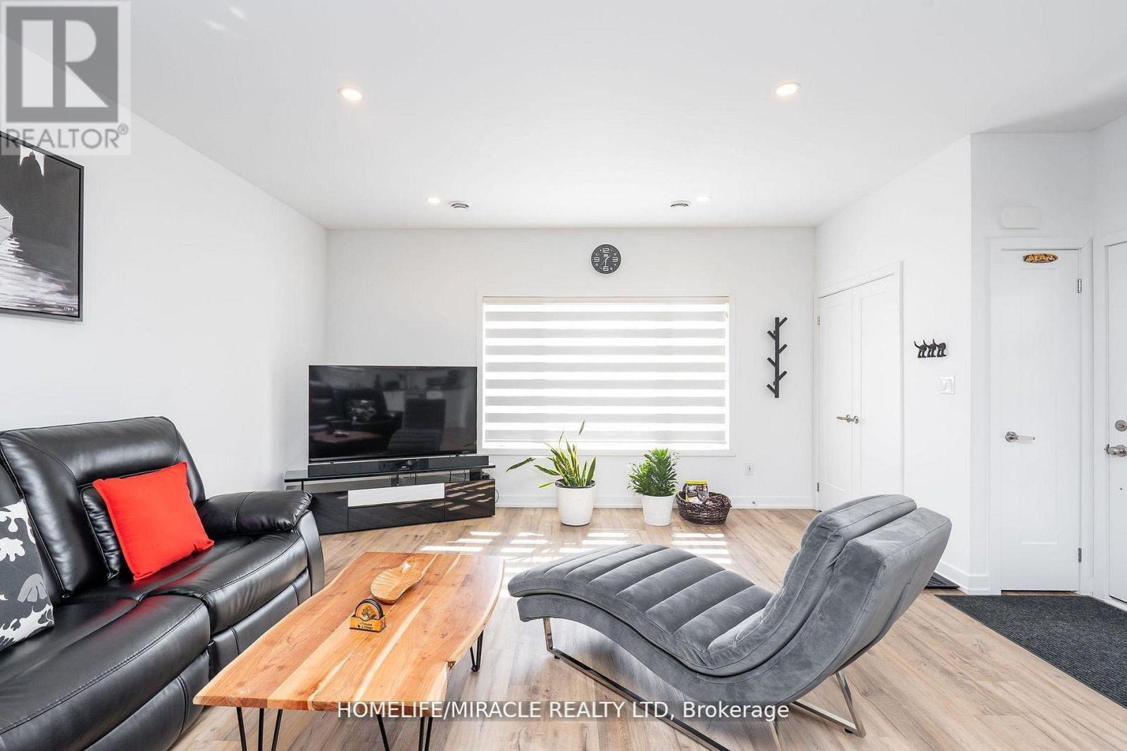 825 - 4263 FOURTH AVENUE, Niagara Falls (Downtown), Ontario, L2E0C2 — Photo 6