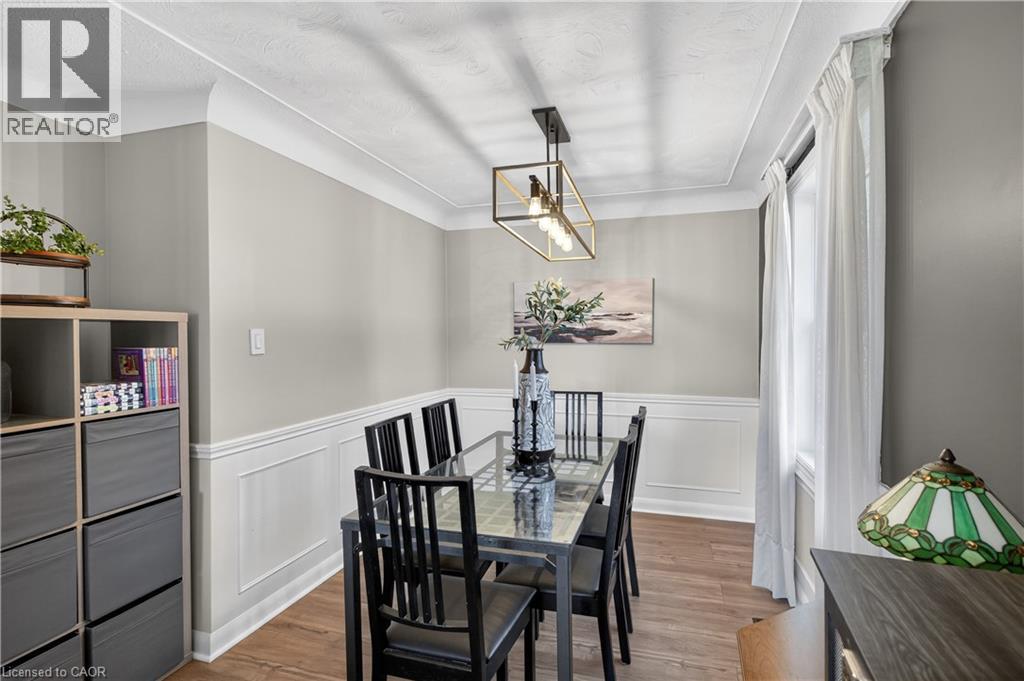 1055 SHEPHERD'S Drive, Burlington, Ontario, L7T3R4 — Photo 10