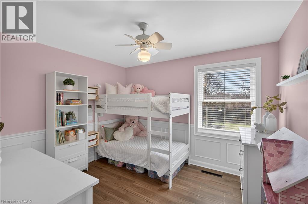 1055 SHEPHERD'S Drive, Burlington, Ontario, L7T3R4 — Photo 19