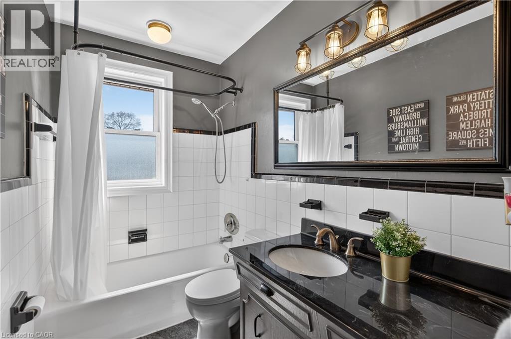 1055 SHEPHERD'S Drive, Burlington, Ontario, L7T3R4 — Photo 20