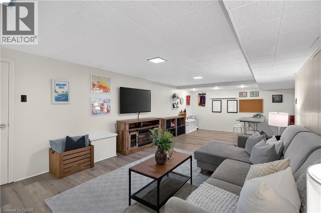 1055 SHEPHERD'S Drive, Burlington, Ontario, L7T3R4 — Photo 22