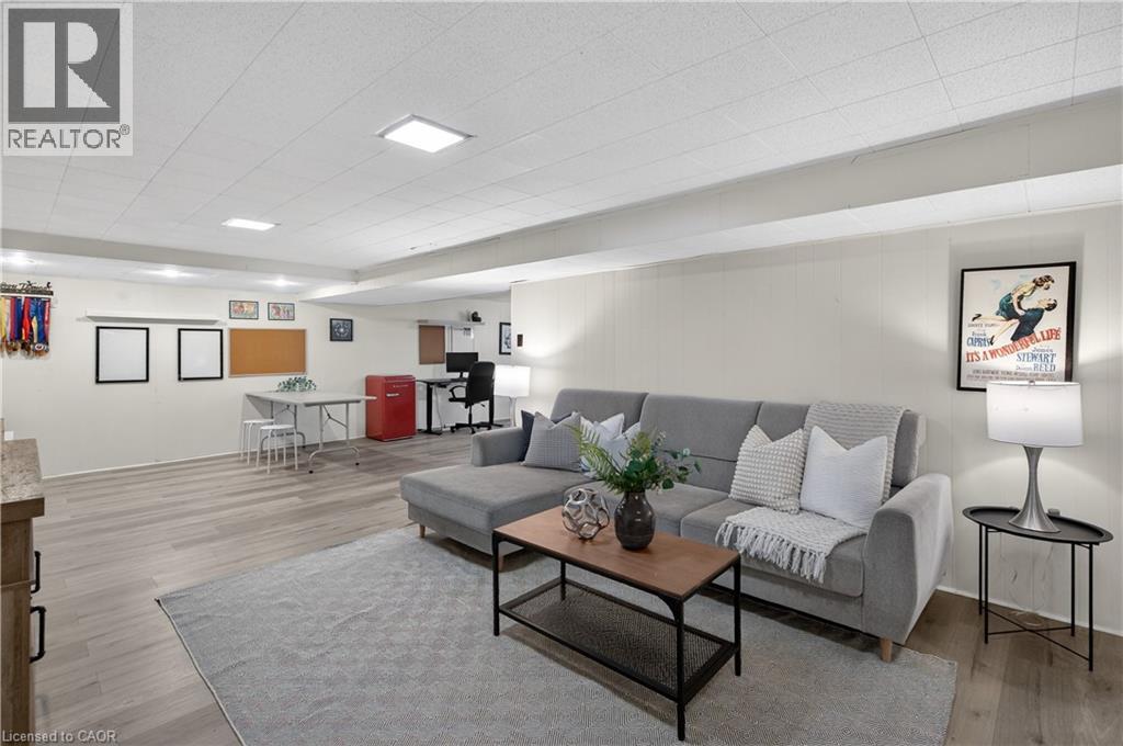 1055 SHEPHERD'S Drive, Burlington, Ontario, L7T3R4 — Photo 23