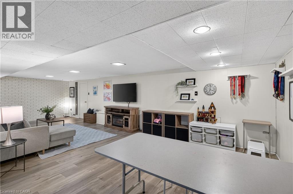 1055 SHEPHERD'S Drive, Burlington, Ontario, L7T3R4 — Photo 26