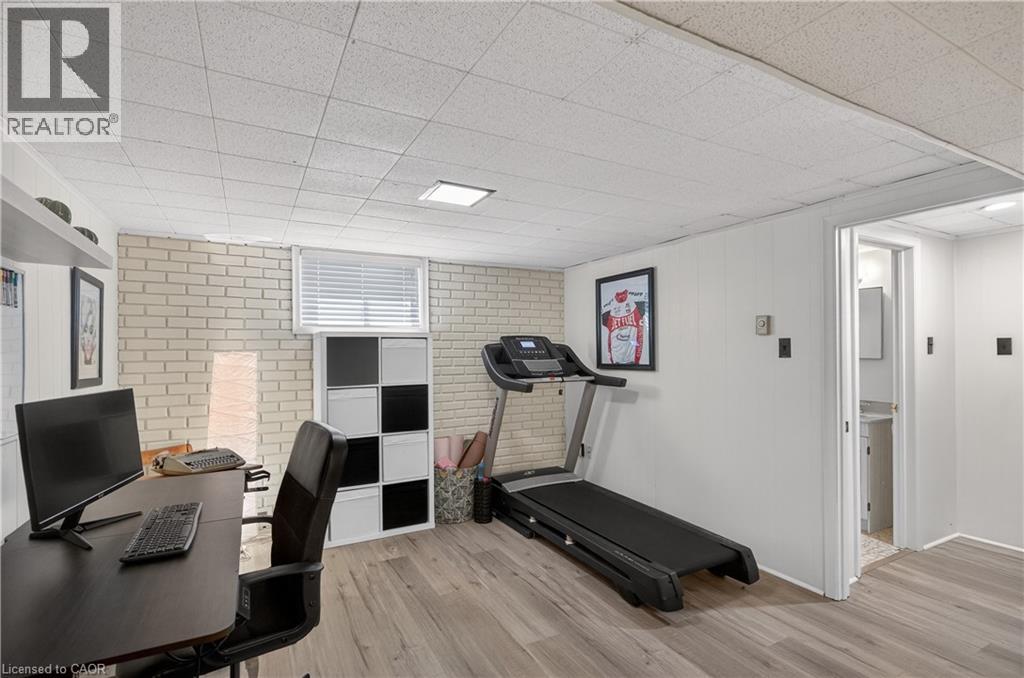 1055 SHEPHERD'S Drive, Burlington, Ontario, L7T3R4 — Photo 27