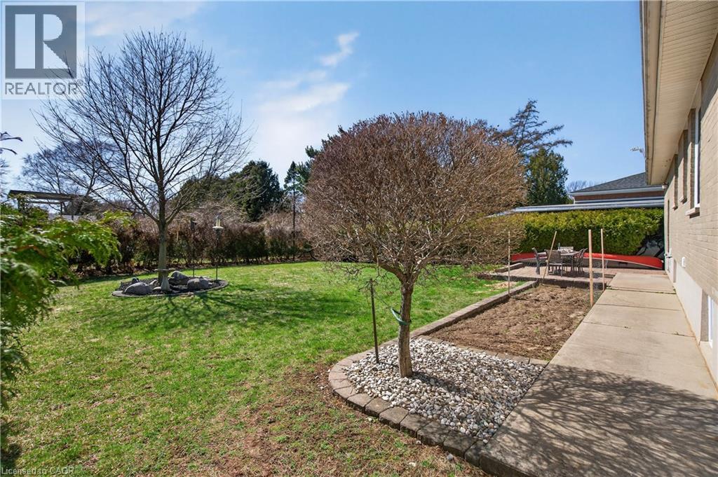 1055 SHEPHERD'S Drive, Burlington, Ontario, L7T3R4 — Photo 30