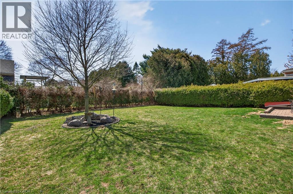 1055 SHEPHERD'S Drive, Burlington, Ontario, L7T3R4 — Photo 31