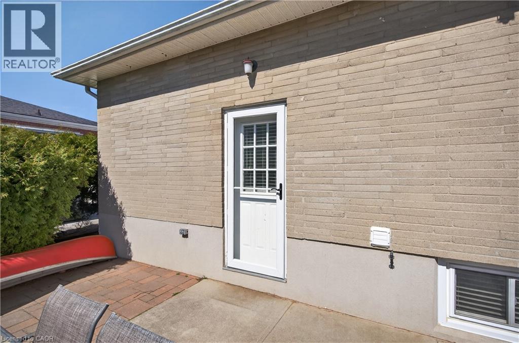 1055 SHEPHERD'S Drive, Burlington, Ontario, L7T3R4 — Photo 36