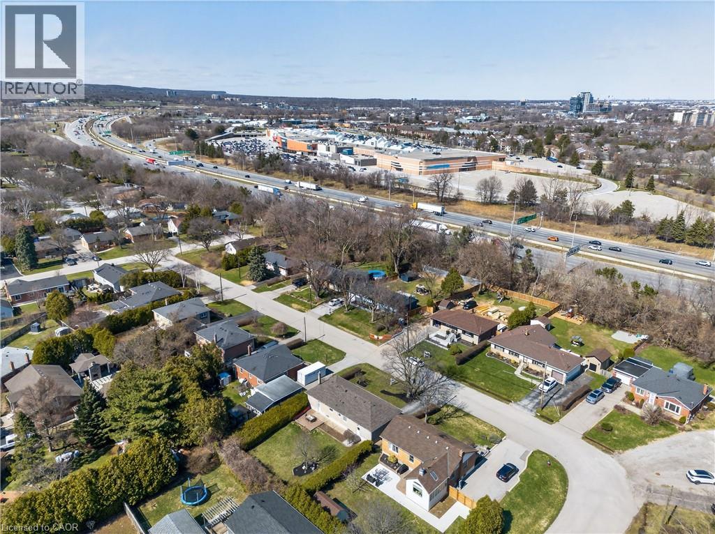 1055 SHEPHERD'S Drive, Burlington, Ontario, L7T3R4 — Photo 40