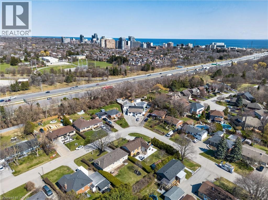 1055 SHEPHERD'S Drive, Burlington, Ontario, L7T3R4 — Photo 41