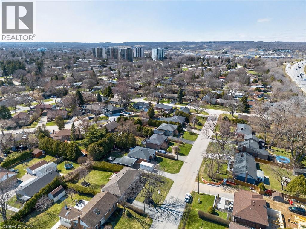 1055 SHEPHERD'S Drive, Burlington, Ontario, L7T3R4 — Photo 42