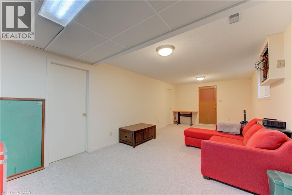 98 SHEA Crescent, Kitchener, Ontario, N2E1E8 — Photo 19