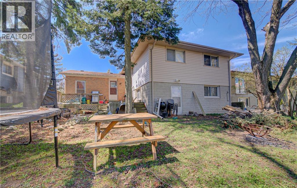 98 SHEA Crescent, Kitchener, Ontario, N2E1E8 — Photo 32