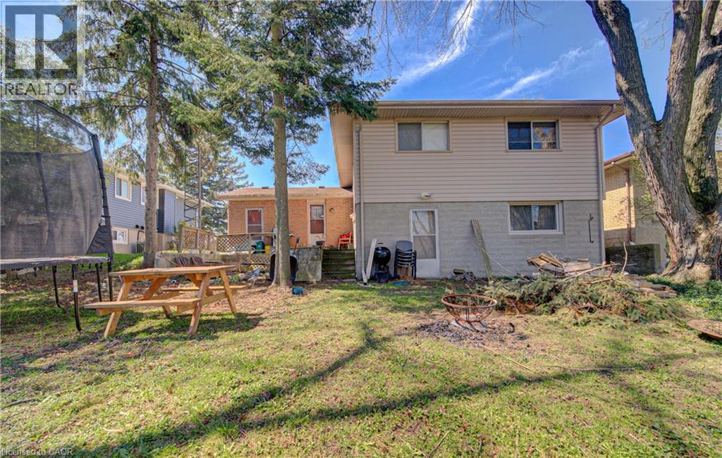 98 SHEA Crescent, Kitchener, Ontario, N2E1E8 — Photo 33