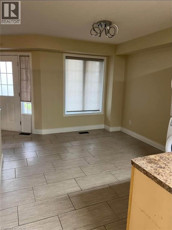 32 FOXMEADOW Road Unit# Upper, Cambridge, Ontario, N1P1J2 — Photo 7