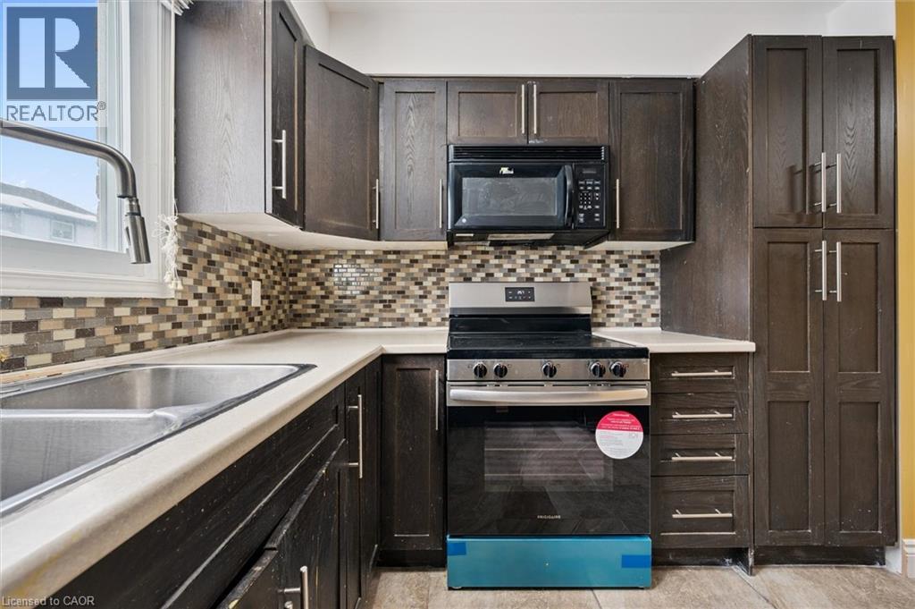 589 BEECHWOOD Drive Unit# 43, Waterloo, Ontario, N2T2K9 — Photo 17