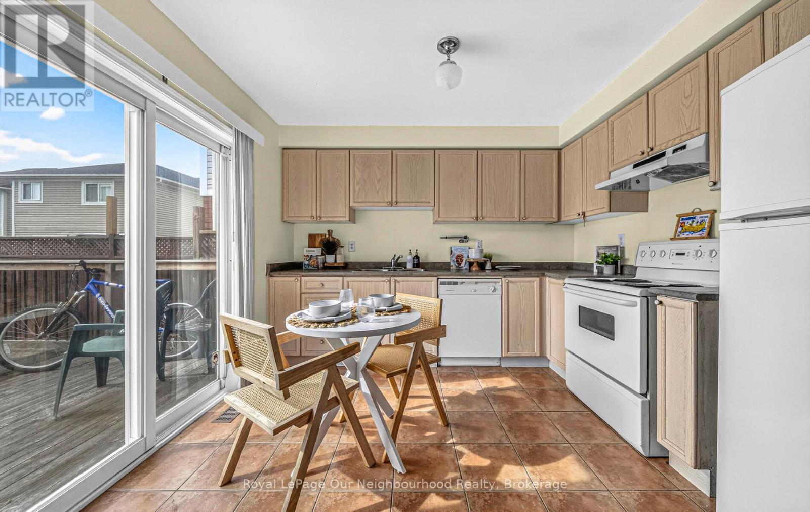 1581 SARASOTA CRESCENT, Oshawa (Samac), Ontario, L1G8G1 — Photo 10