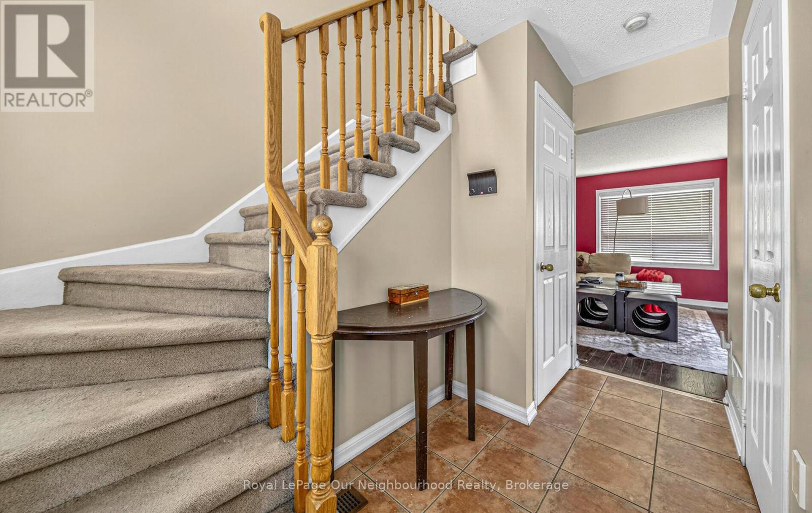 1581 SARASOTA CRESCENT, Oshawa (Samac), Ontario, L1G8G1 — Photo 3