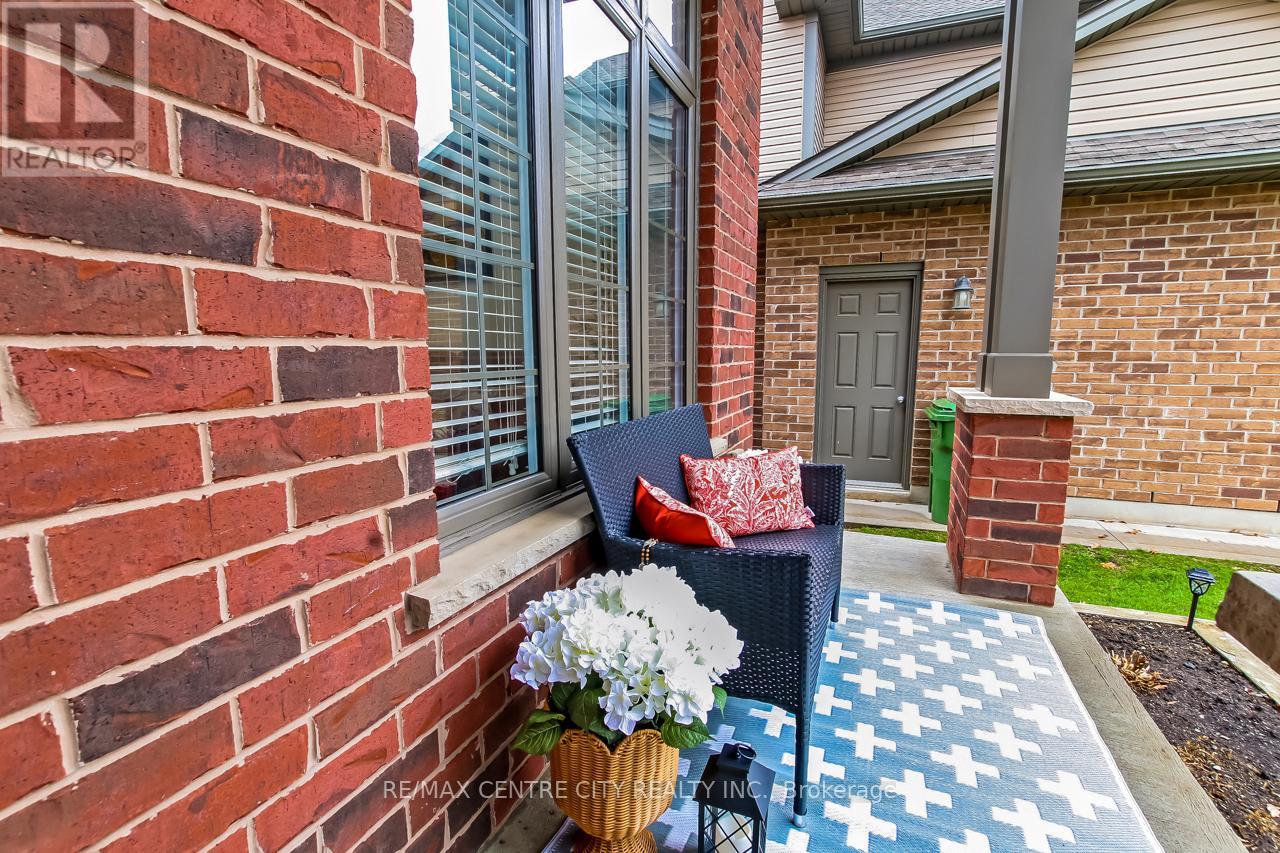 10 CIDER MILL LANE, St. Thomas, Ontario, N5R0C1 — Photo 2