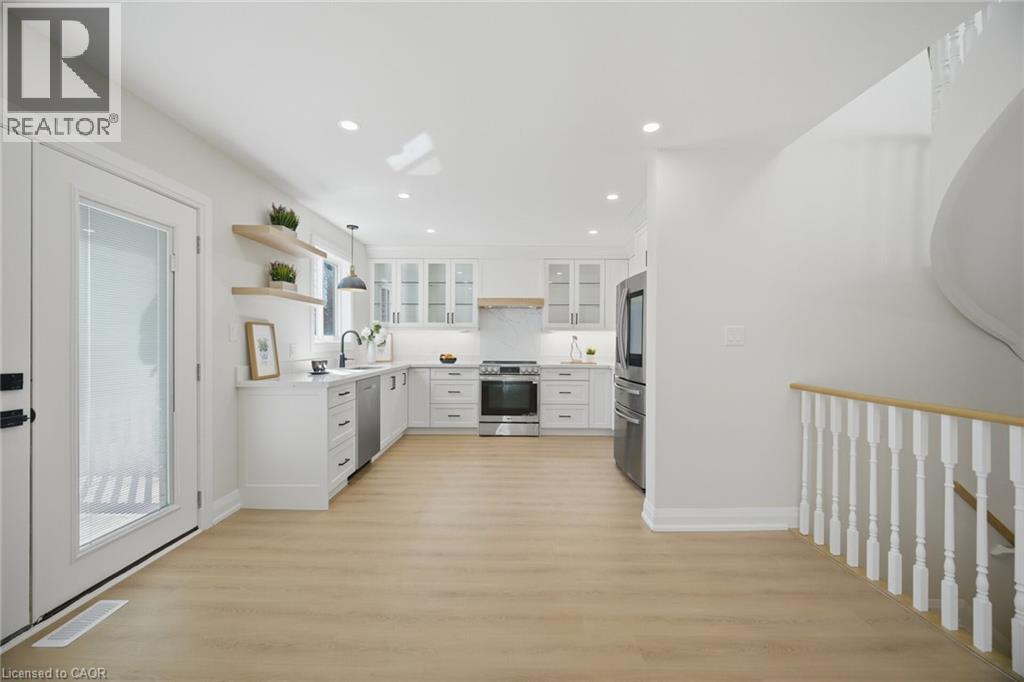 11 WESSENGER Drive, Barrie, Ontario, L4N8R8 — Photo 15