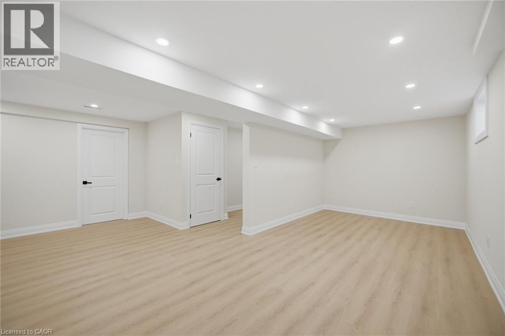 11 WESSENGER Drive, Barrie, Ontario, L4N8R8 — Photo 35
